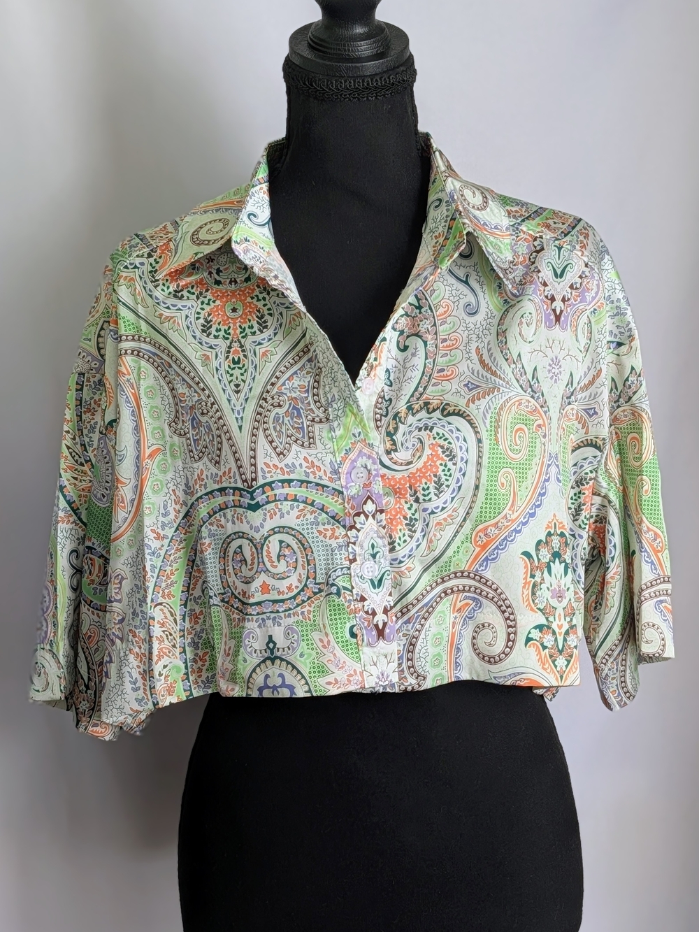 NWT Fashion Nova Naomi Satin Paisley Cropped Shirt Green XS